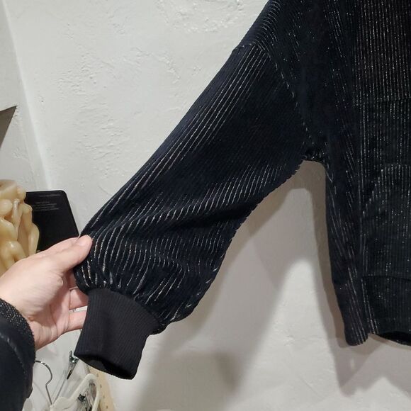 Disney 50th Anniversary Luxe Spirit Jersey in Black and Gold Size M - Picture 3 of 11